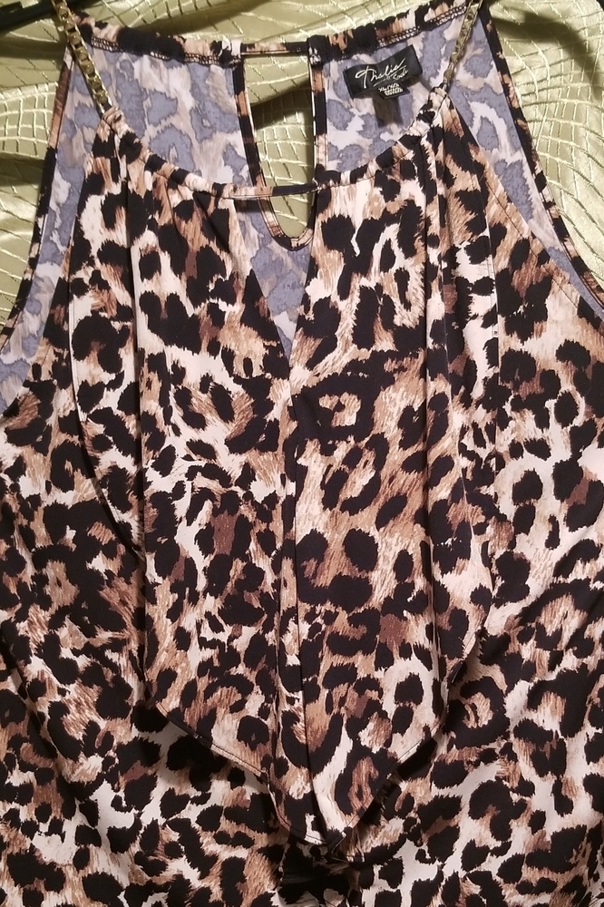 Thalia Sodi Elegant Leopard print  t-shirt